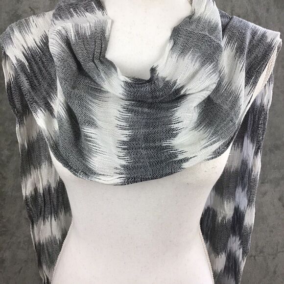 Collection 18 Women’s Heather Grey White Woven Stripe Rectangle Scarf 12x96 - Picture 4 of 16